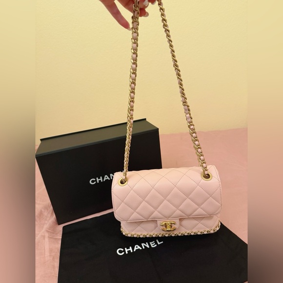 Chanel Small Flap Bag 23k Light Coral Pink Caviar Camellia Motif Chain Detailing - Picture 6 of 16